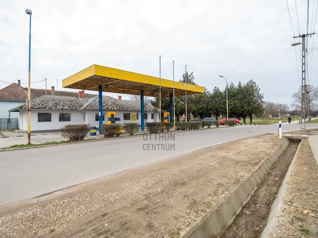 Eladó kereskedelmi és ipari ingatlan Őcsény 151 nm