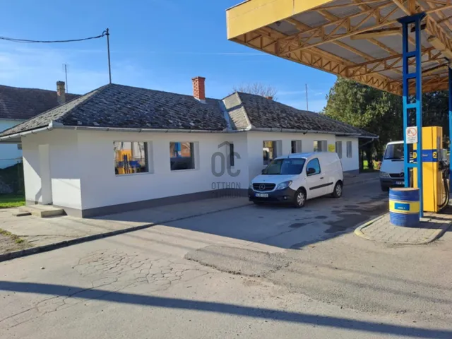 Eladó kereskedelmi és ipari ingatlan Bogyiszló 74 nm