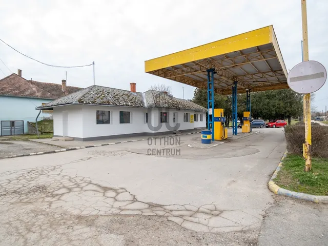 Eladó kereskedelmi és ipari ingatlan Bogyiszló 74 nm