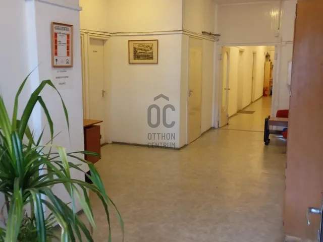 Kiadó kereskedelmi és ipari ingatlan Szekszárd 13 nm