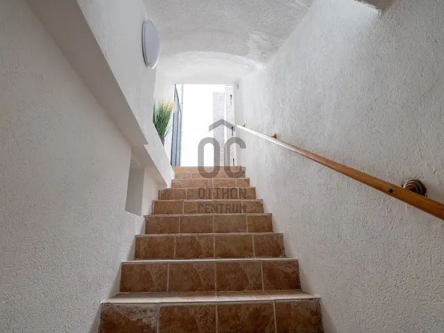 Eladó kereskedelmi és ipari ingatlan Szekszárd 72 nm