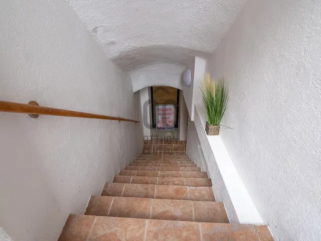 Eladó kereskedelmi és ipari ingatlan Szekszárd 72 nm