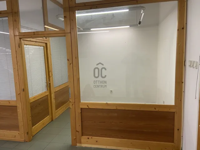 Eladó kereskedelmi és ipari ingatlan Szekszárd 32 nm