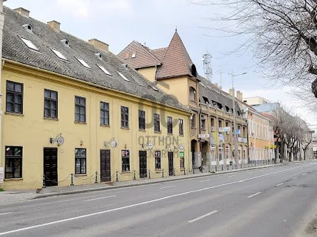 Kiadó kereskedelmi és ipari ingatlan Szekszárd 32 nm