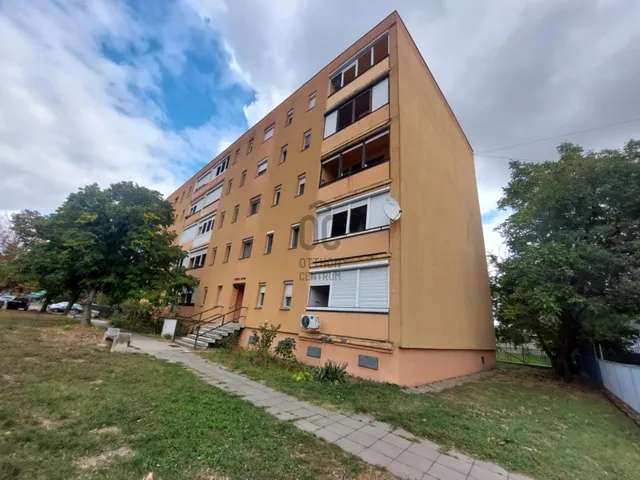 Kiadó lakás Szekszárd, Alsóváros 44 nm