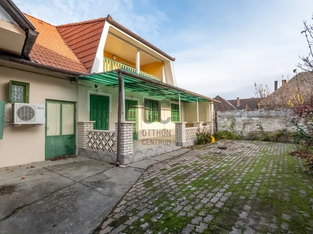 Eladó ház Tolna, Árpád utca 134 nm