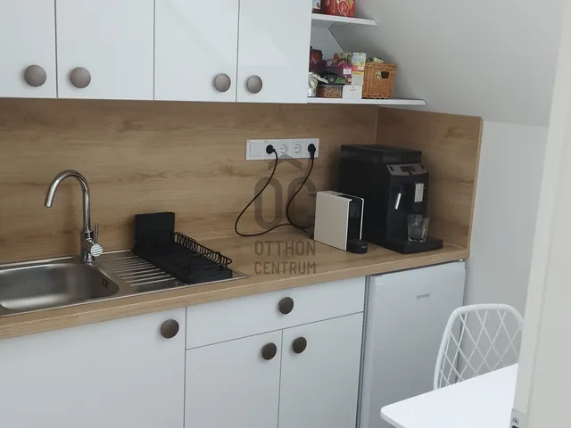 Kiadó kereskedelmi és ipari ingatlan Szekszárd 12 nm