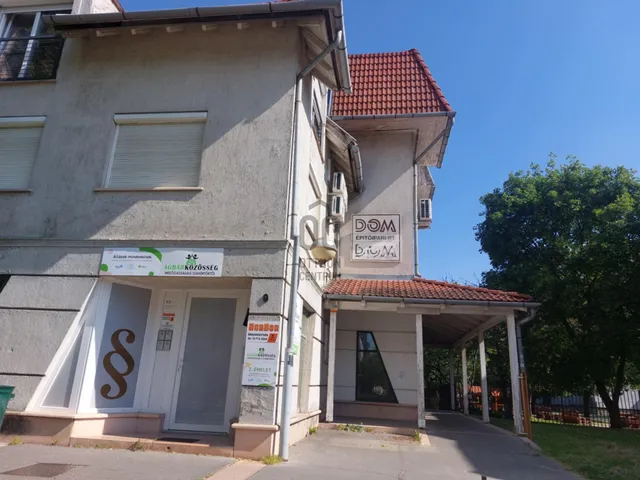 Kiadó kereskedelmi és ipari ingatlan Szekszárd 27 nm