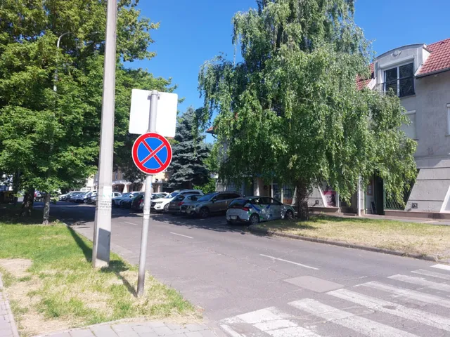 Kiadó kereskedelmi és ipari ingatlan Szekszárd 42 nm