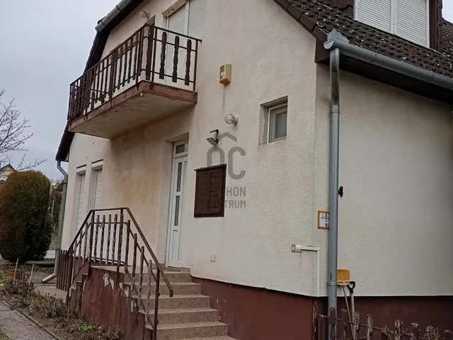 Eladó ház Tolna 215 nm