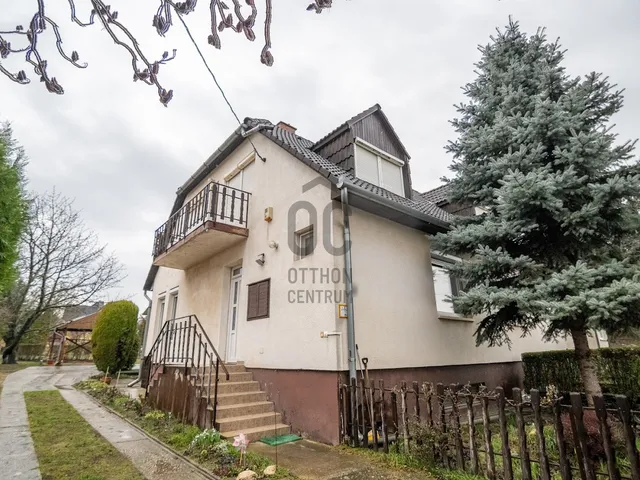 Eladó ház Tolna 215 nm