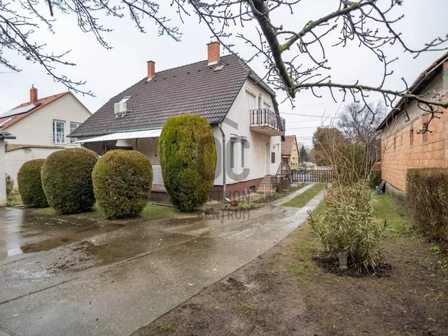 Eladó ház Tolna 215 nm