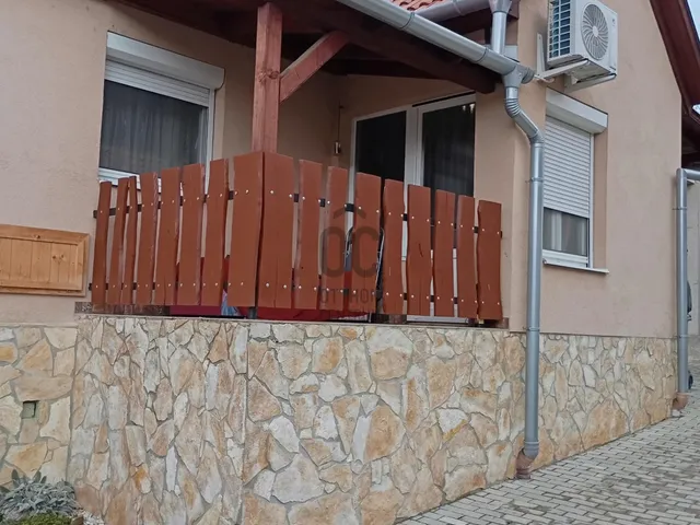 Eladó ház Alsónána 74 nm