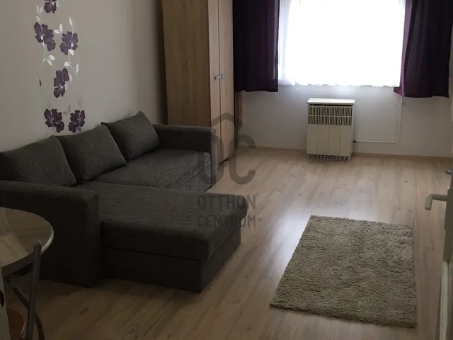 Eladó lakás Szekszárd, Zöldkert utca 30 nm