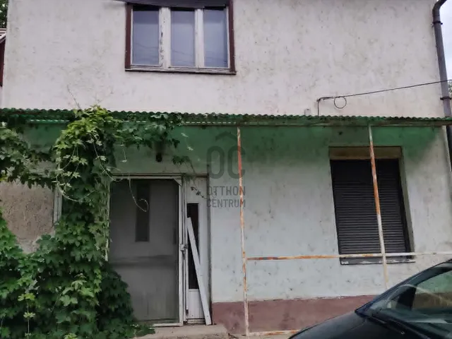 Eladó ház Szekszárd, Újváros 920 nm