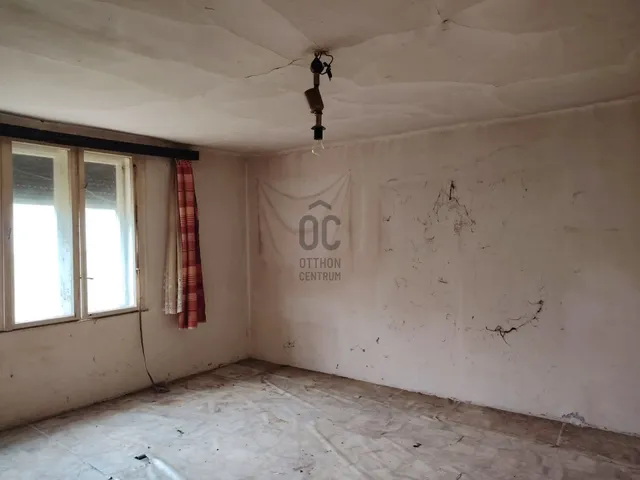 Eladó ház Szekszárd, Újváros 920 nm