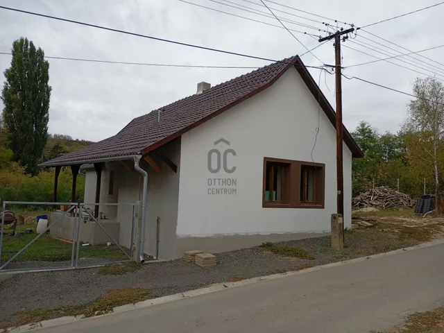 Eladó ház Alsónána 75 nm