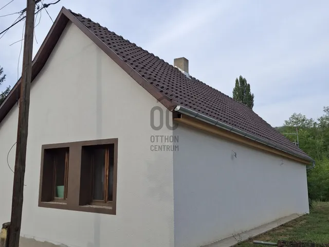Eladó ház Alsónána 75 nm