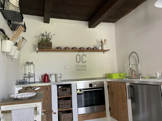 Eladó ház Etyek 206 nm