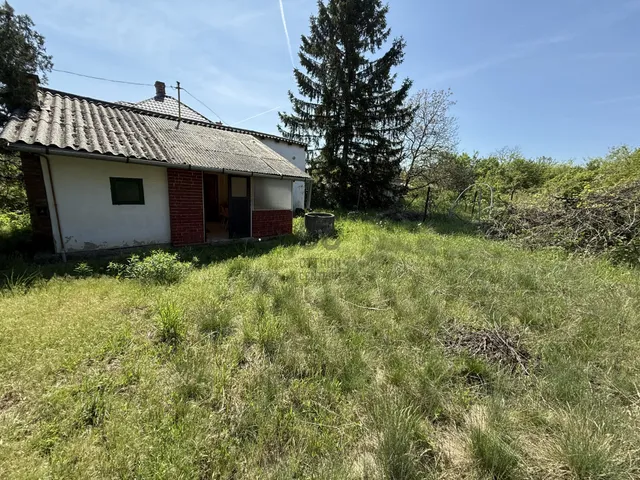 Eladó telek Őrbottyán 1392 nm