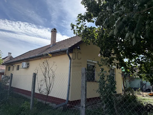 Eladó ház Úri 74 nm