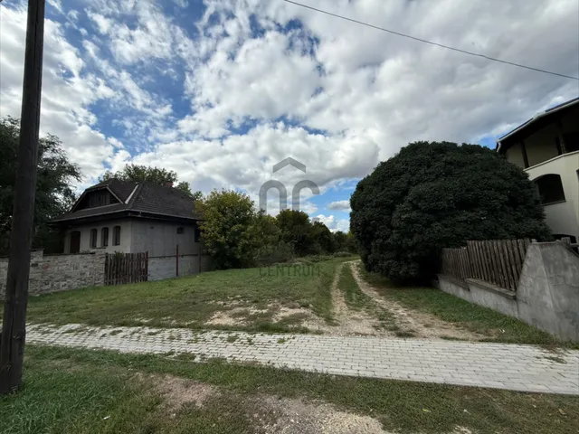 Eladó telek Mende, Ország út 990 nm