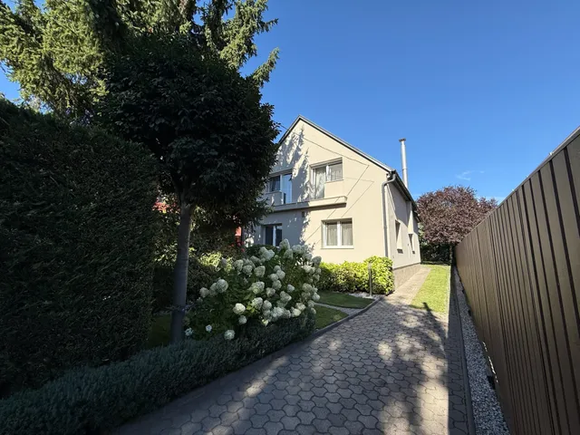 Eladó ház Budapest XVI. kerület, Cinkota 224 nm