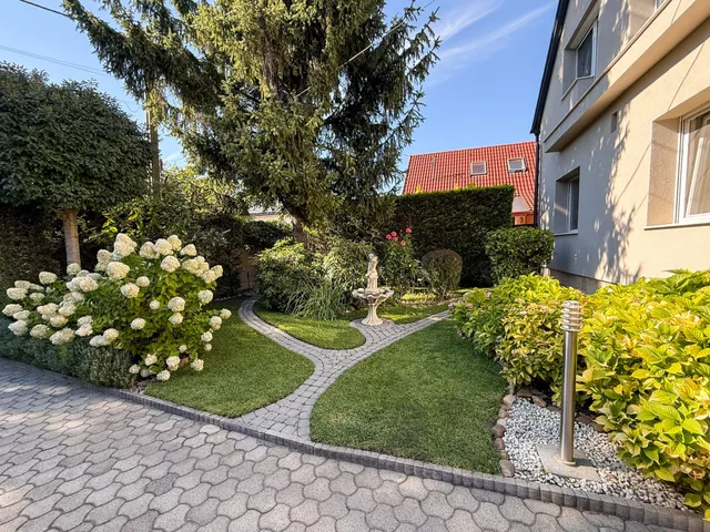 Eladó ház Budapest XVI. kerület, Cinkota 224 nm