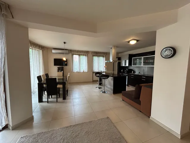 Eladó ház Budapest XVII. kerület, Rákoskeresztúr 350 nm