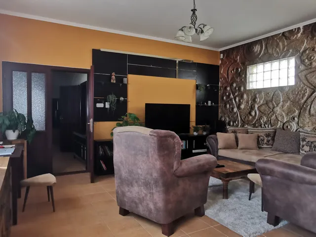 Eladó ház Taksony 225 nm