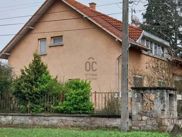 Eladó ház Budapest XVI. kerület, Rákosszentmihály 210 nm