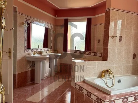 Eladó ház Budapest XXIII. kerület, Orbán hegy, Házikert utca 514 nm