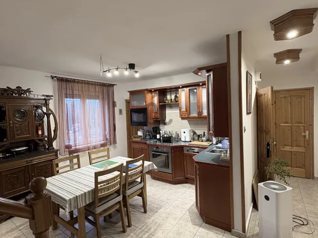Eladó ház Budapest XVI. kerület, Sashalom 182 nm