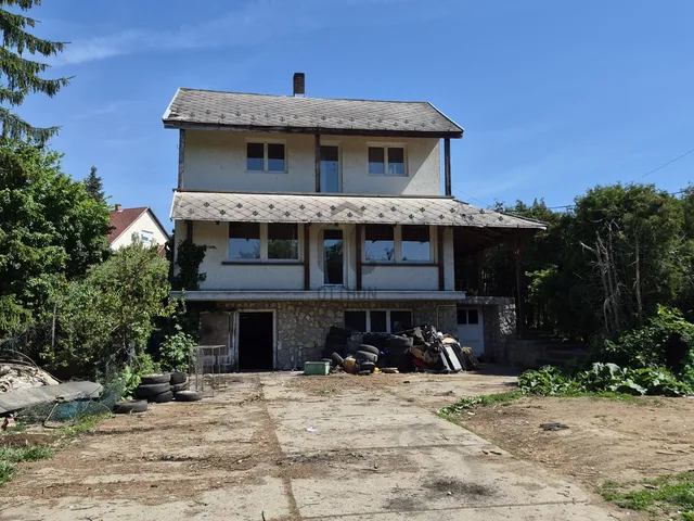 Eladó ház Rózsaszentmárton 250 nm