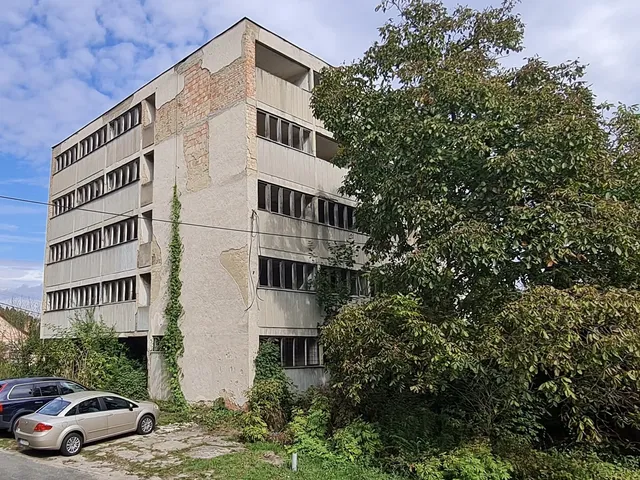 Eladó kereskedelmi és ipari ingatlan Farkaslyuk 2000 nm