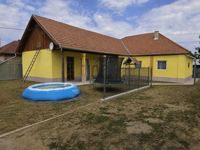Eladó ház Kóka 2557 nm