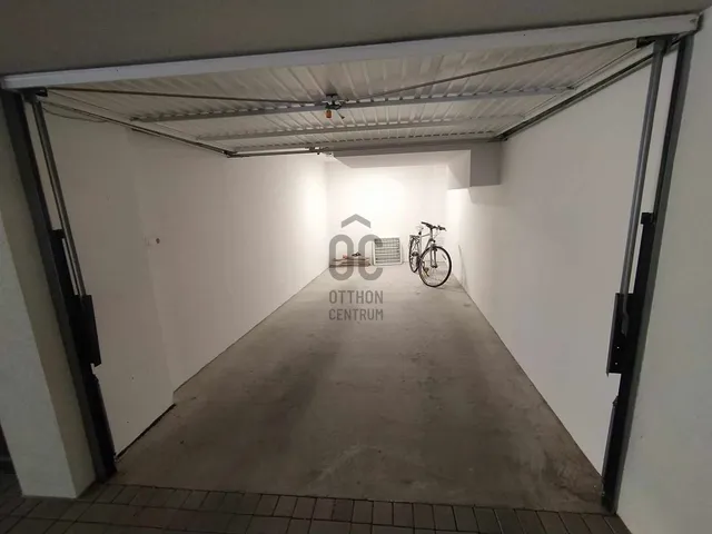 Eladó garázs Szeged, Belváros 17 nm