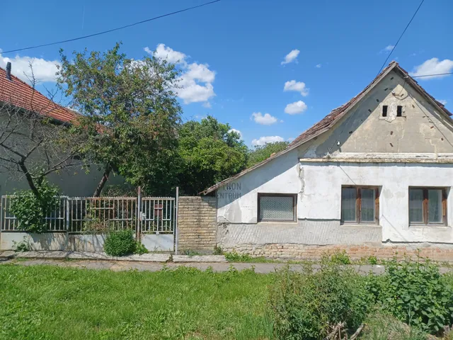 Eladó ház Deszk 70 nm