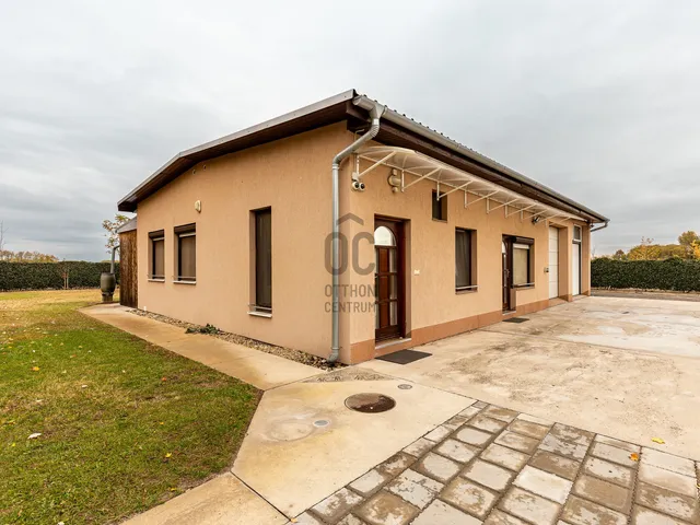 Eladó ház Zsombó 165 nm