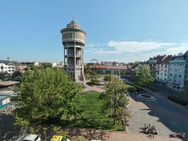 Eladó lakás Szeged, Belváros, Szent István tér 55 nm