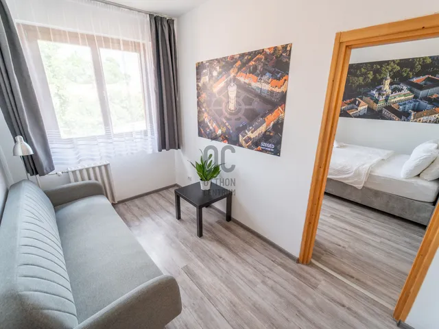 Eladó kereskedelmi és ipari ingatlan Szeged, Alsóváros 280 nm