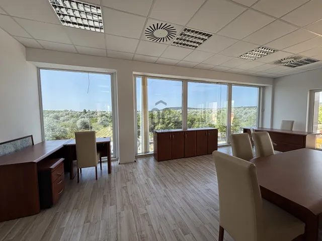 Kiadó kereskedelmi és ipari ingatlan Budakeszi 51 nm