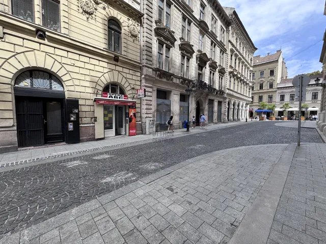 Kiadó kereskedelmi és ipari ingatlan Budapest VI. kerület 43 nm