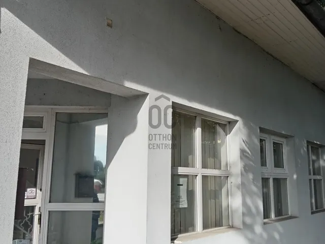 Eladó kereskedelmi és ipari ingatlan Gödöllő, Blaha 200 nm