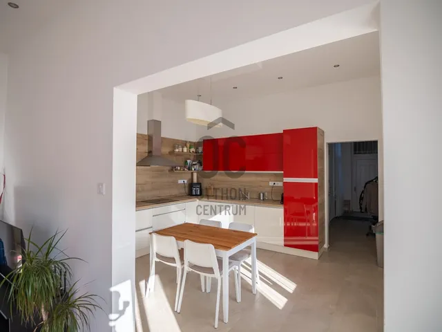 Eladó lakás Budapest VI. kerület 71 nm