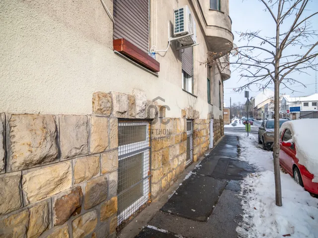 Eladó kereskedelmi és ipari ingatlan Budapest X. kerület, Óhegy 101 nm