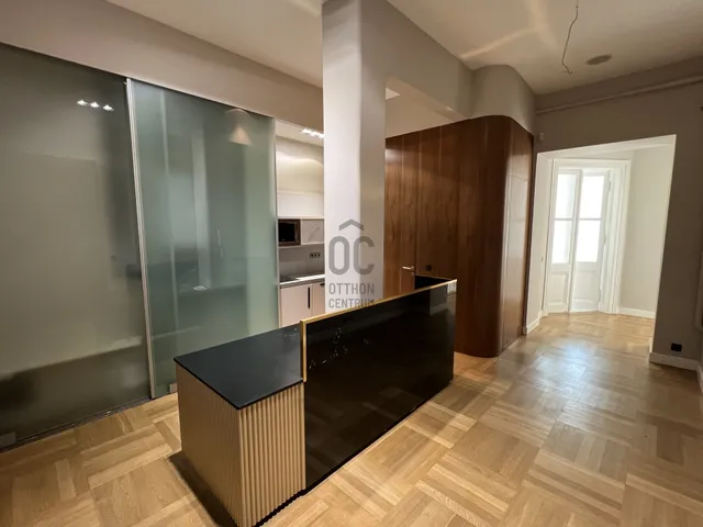 Eladó kereskedelmi és ipari ingatlan Budapest VI. kerület 80 nm