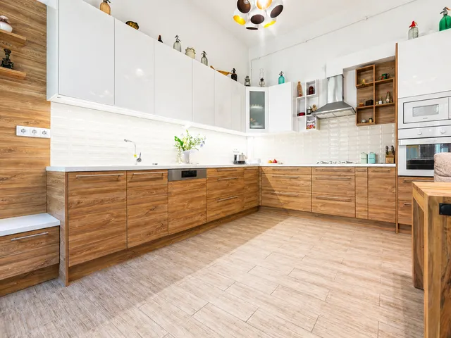 Eladó lakás Budapest VI. kerület, Nagykörúton kívüli terület, Izabella 120 nm