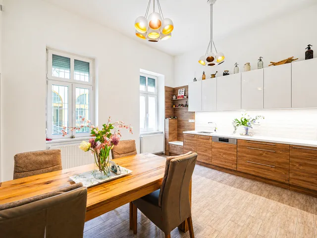 Eladó lakás Budapest VI. kerület, Nagykörúton kívüli terület, Izabella 120 nm