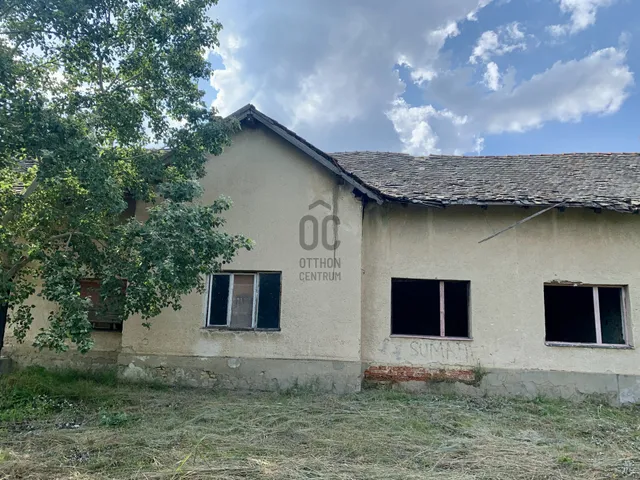 Eladó ház Városföld 200 nm